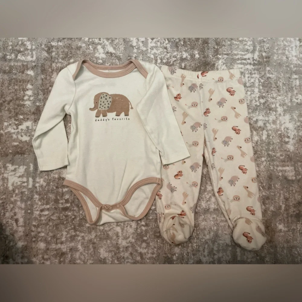 Kyle & Deanna Adorable Cream and Brown Elephant Print Baby One Piece Set 6/9M